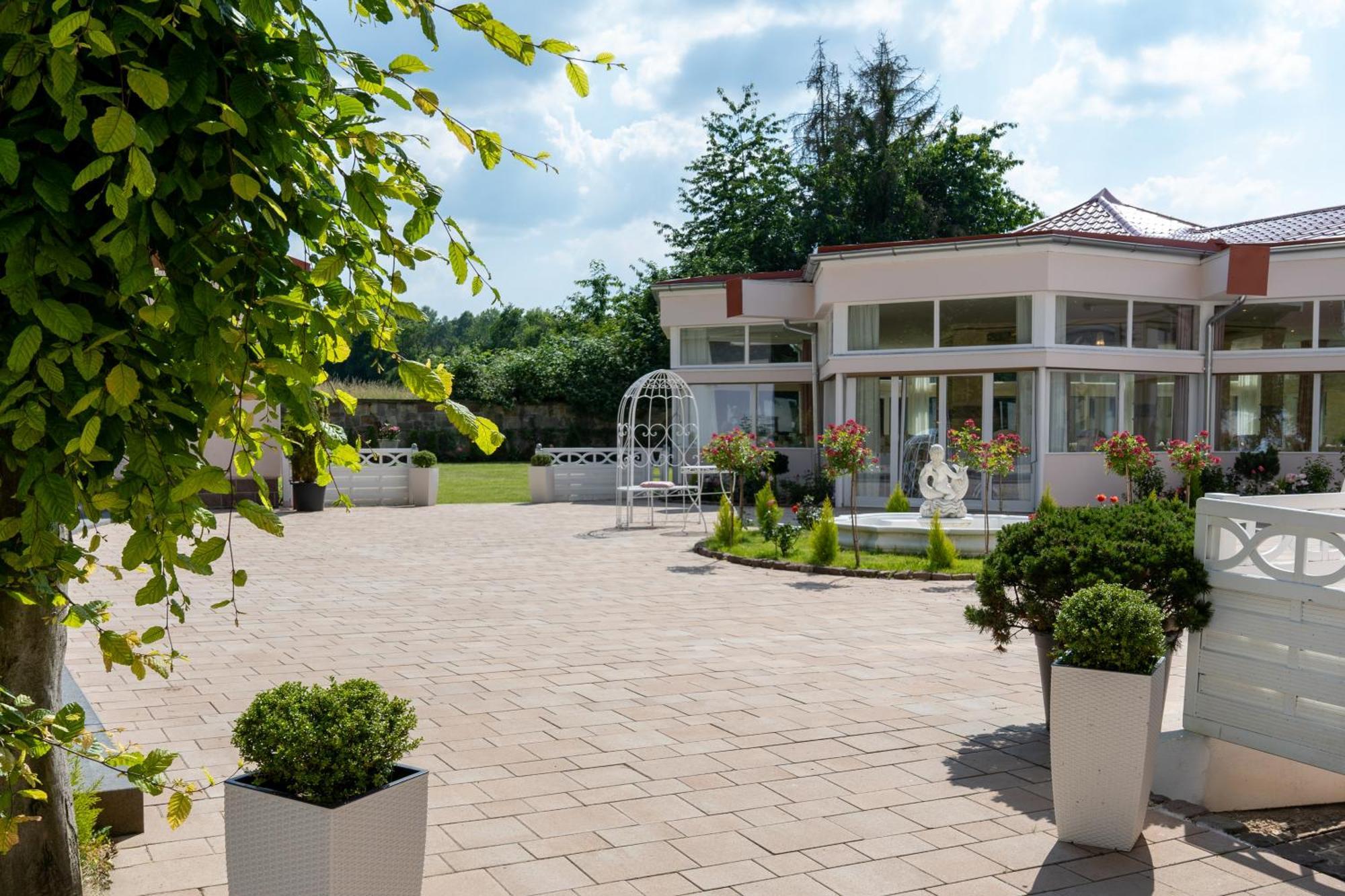 Schlosshotel Wilhelmsthal Calden Esterno foto